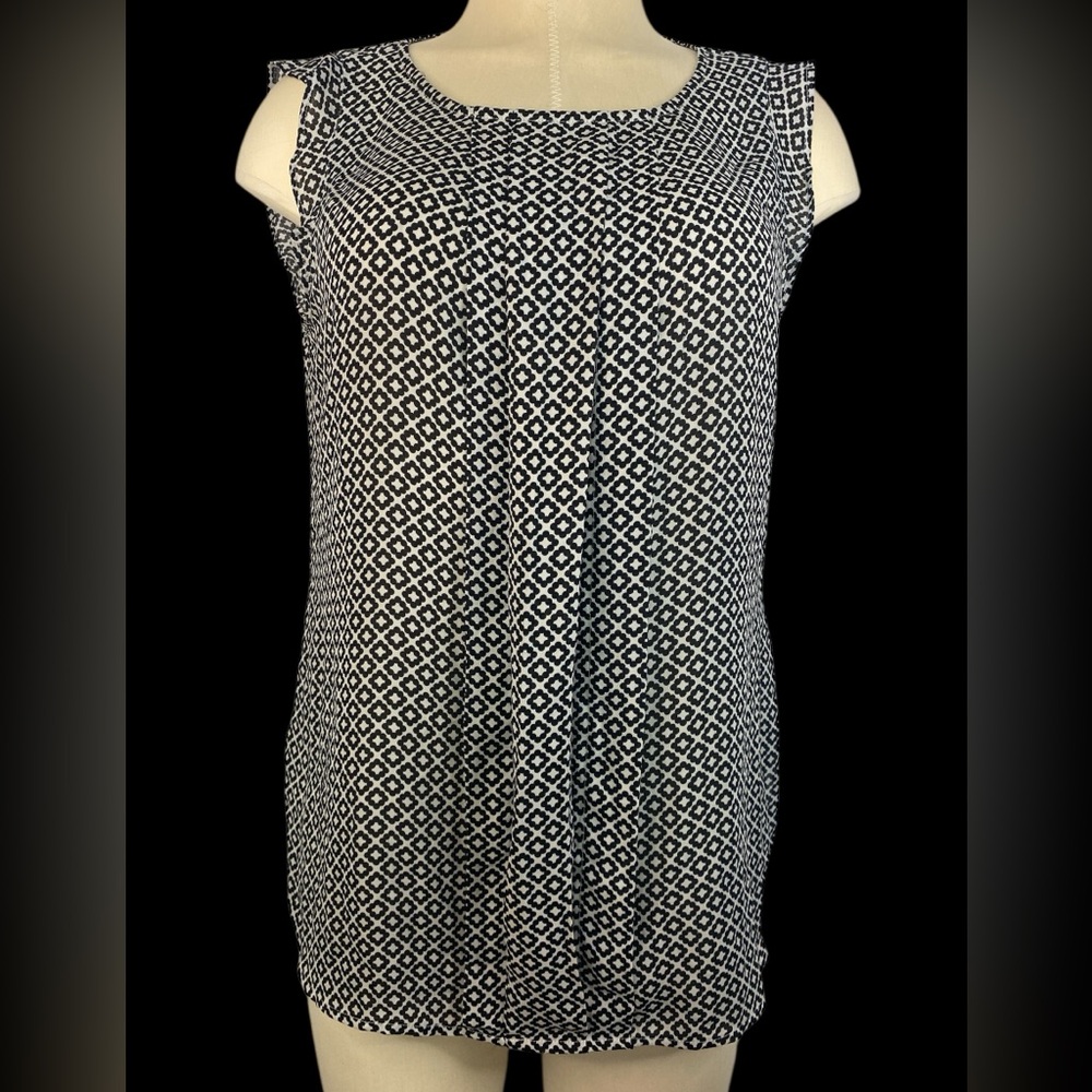 LOFT Black and White Patterned Sleeveless Blouse Women’s Medium